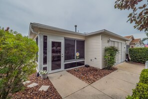 House, 2 Bedrooms | Exterior
