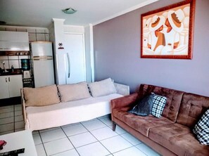 Smart TV, reproductor de DVD, futbolito y tenis de mesa 