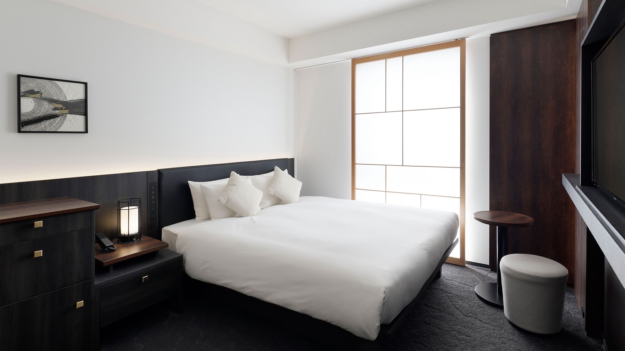 Down duvets, in-room safe, free WiFi, bed sheets