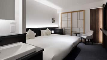 Standard , 2 beds, Non Smoking | Down comforters, in-room safe, free WiFi, bed sheets