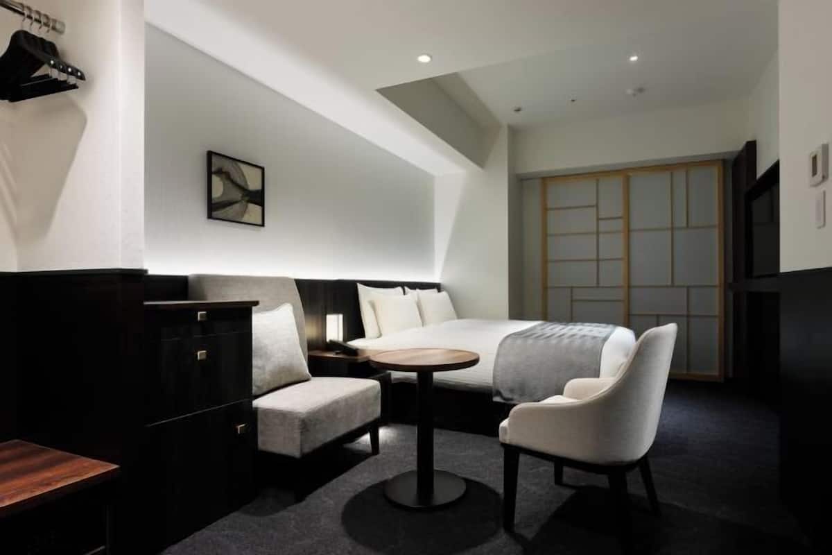 Down duvets, in-room safe, free WiFi, bed sheets