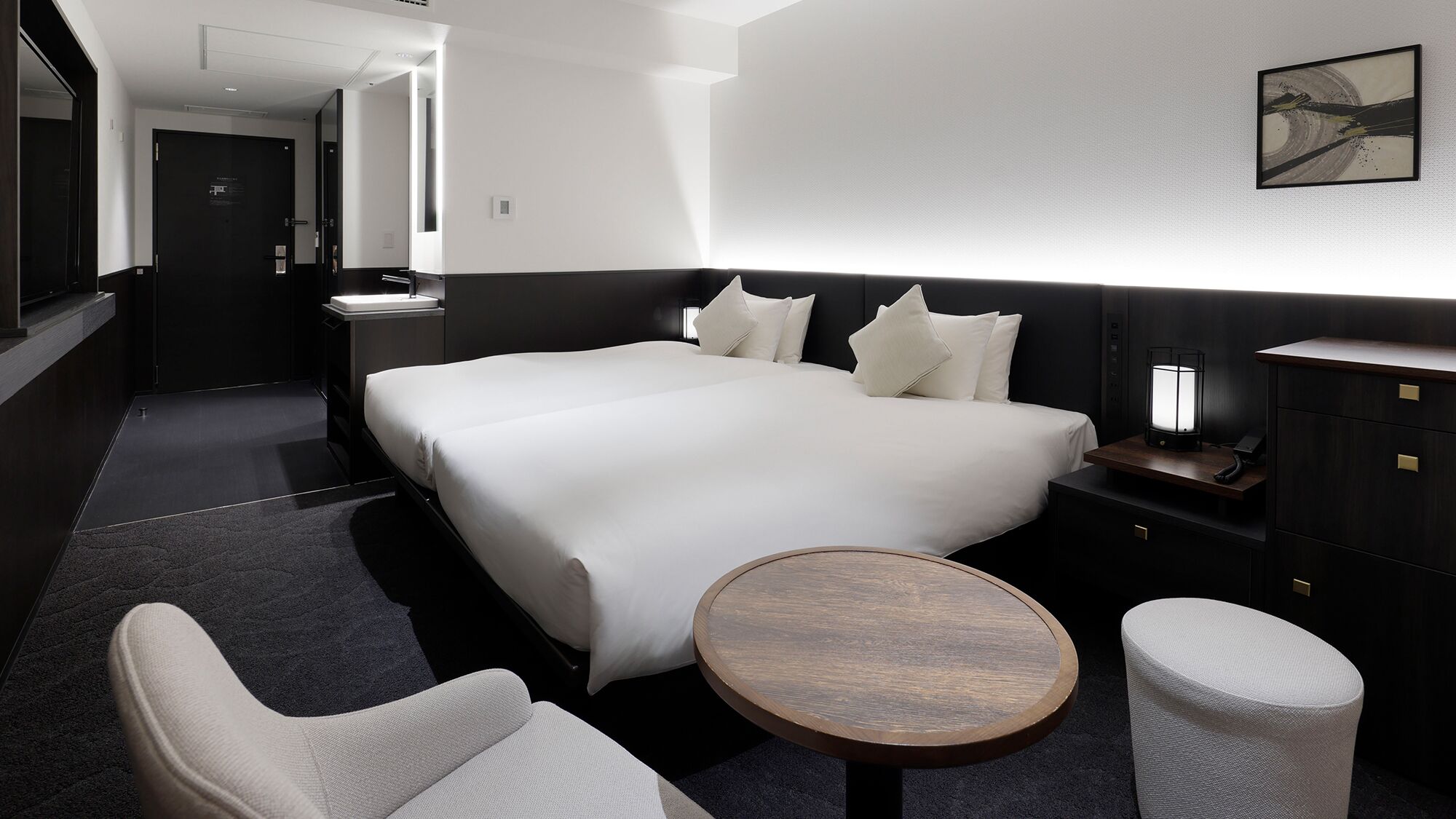Down duvets, in-room safe, free WiFi, bed sheets