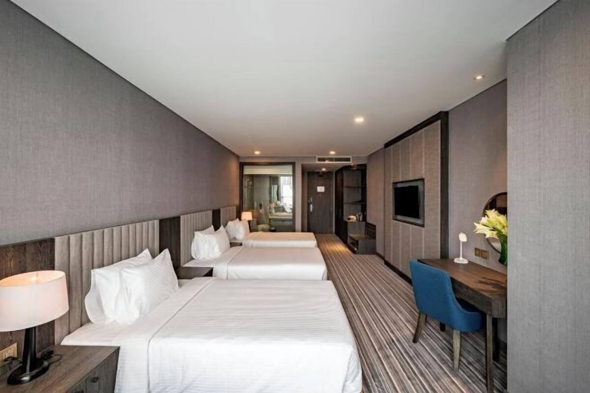 Premium bedding, minibar, in-room safe, desk