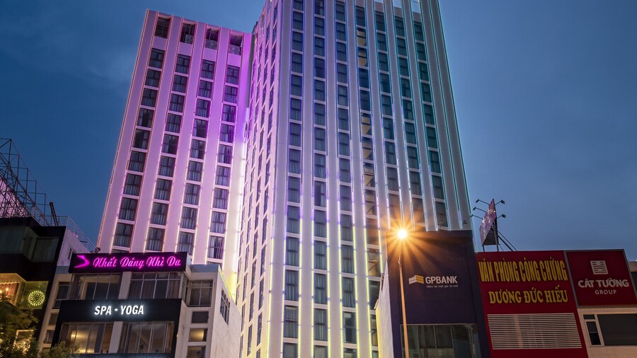Muong Thanh Luxury Saigon Hotel