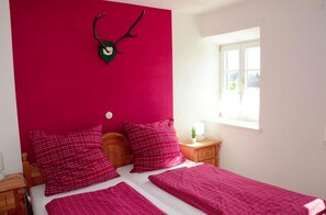 3 makuuhuonetta, silitysrauta/-lauta, Wi-Fi, vuodevaatteet