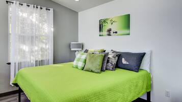 1 bedroom, free WiFi, bed sheets