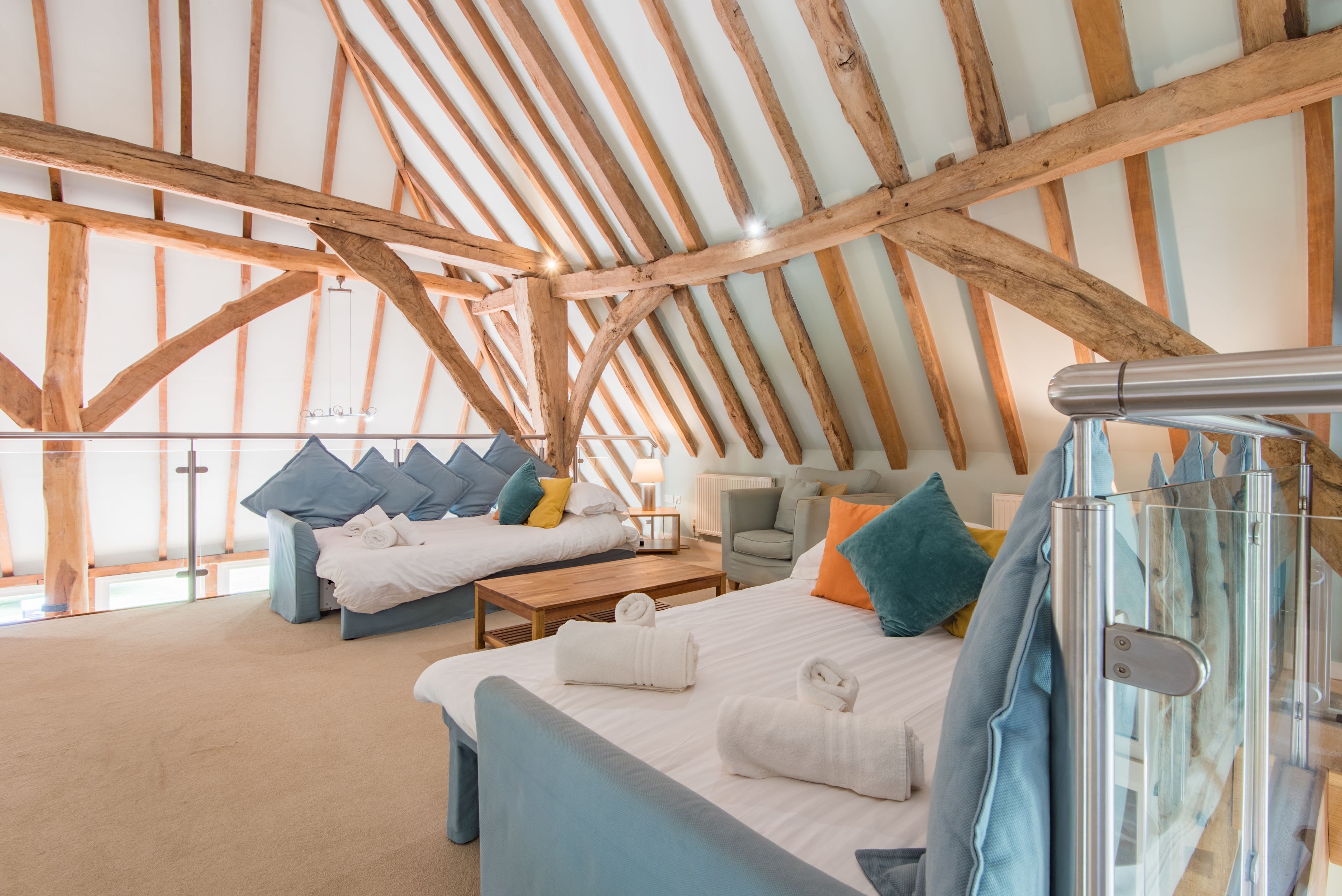 7 chambres, fer et planche à repasser, Wi-Fi, draps fournis