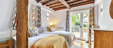 6 chambres, fer et planche Ă repasser, Wi-Fi, draps fournis
