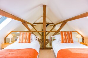 6 habitaciones, tabla de planchar con plancha, wifi y ropa de cama 