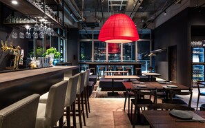 4 Restaurants, Frühstück, Abendessen, lokale und internationale Küche