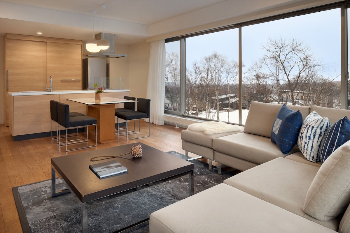 Smart TV, heated floors