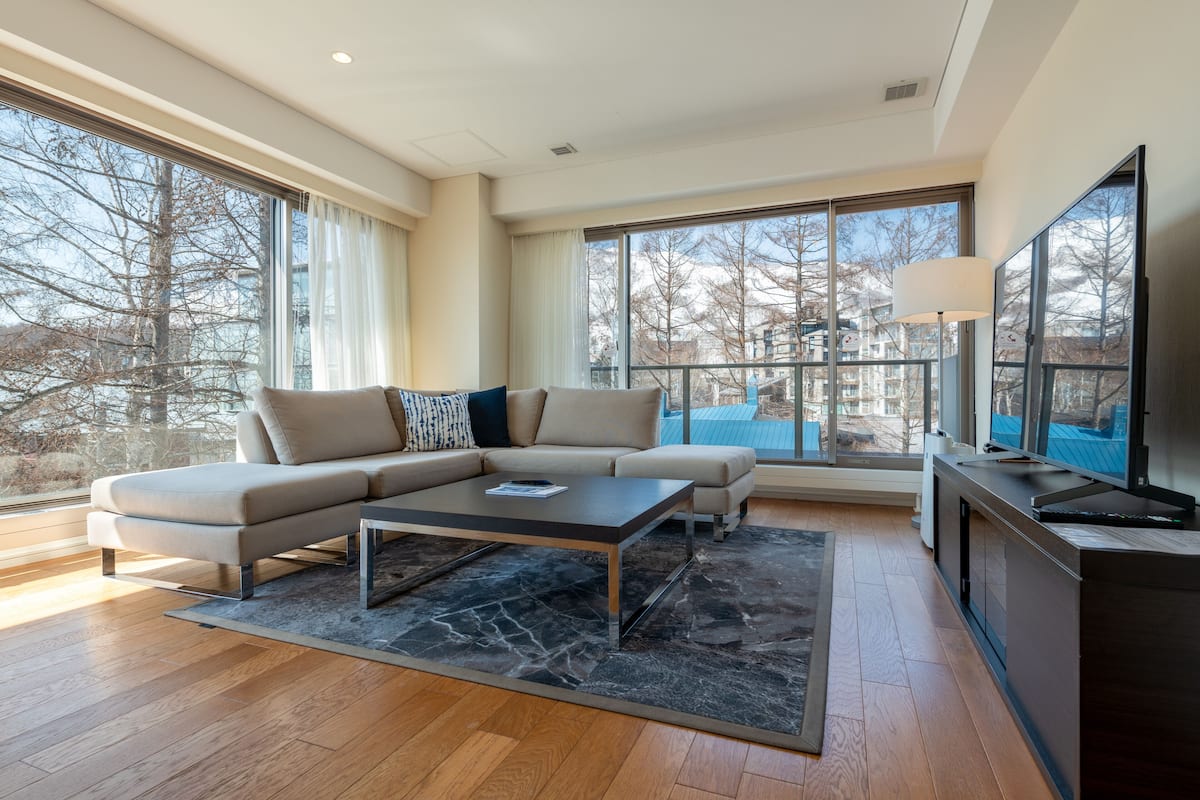 Smart TV, heated floors