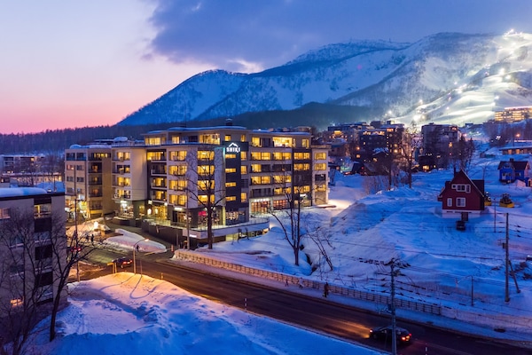 Studio King Bed | 2 bedrooms, minibar, in-room safe, individually decorated