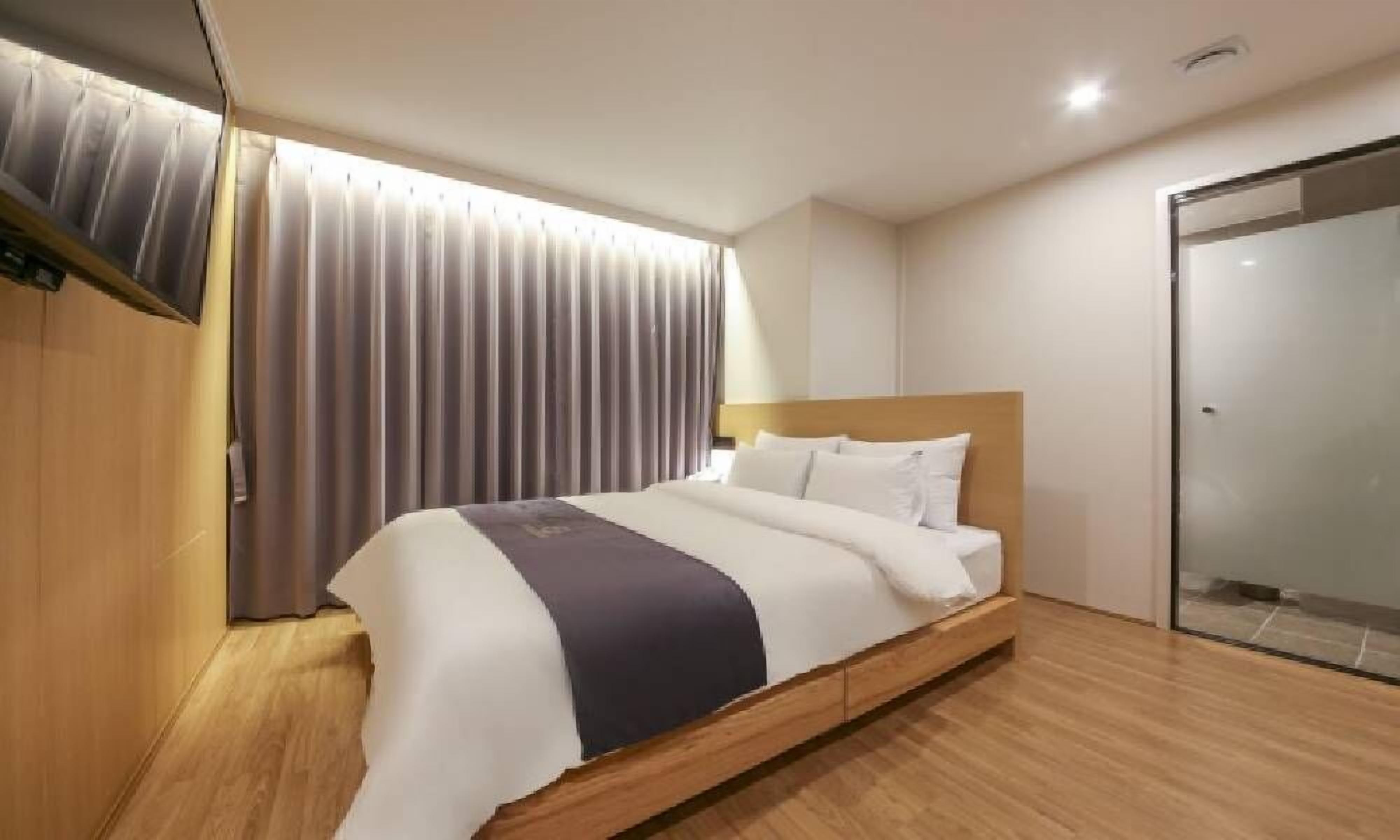 superior double room | individually furnished, blackout curtains, free wifi, bed sheets