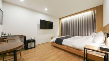 Standard Double Room | Individually furnished, blackout drapes, free WiFi, bed sheets
