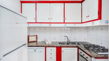 Kühlschrank, Ofen, Herdplatte, Geschirrspüler