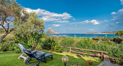 Cottage Porto Taverna, 80 m from the Beach with Private Terrace & Garden