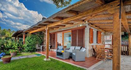 Landhaus Porto Taverna, 80 m vom Strand entfernt, mit privater Terrasse und Garten
