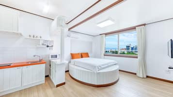 Condo (403) | 1 bedroom, free WiFi