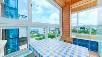 Condo (401) | Sacada