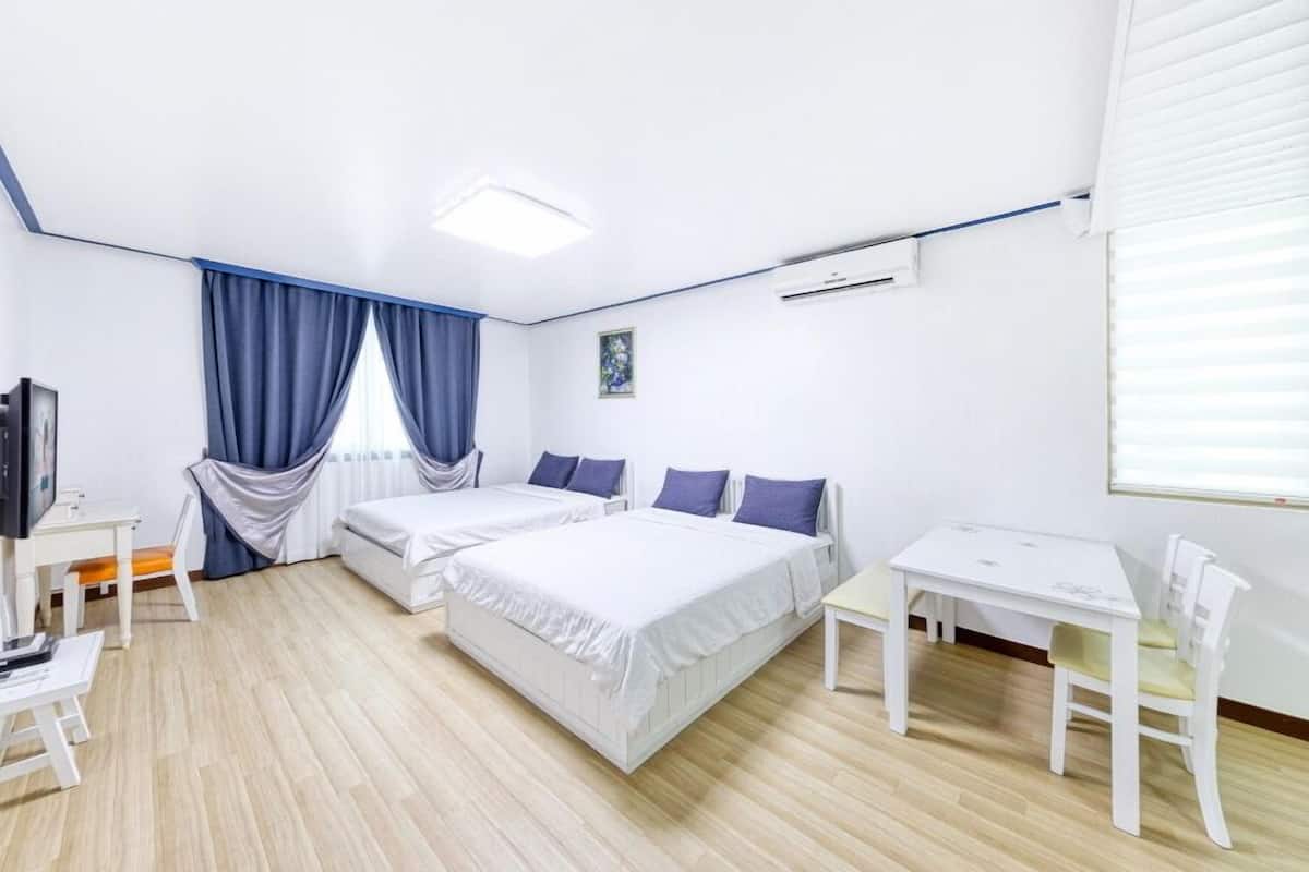 Condo (201) | 1 bedroom, free WiFi