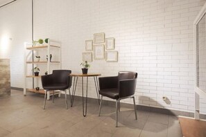 Lobby - URVANA Hotel By Majestra Hospitality (Bogor)