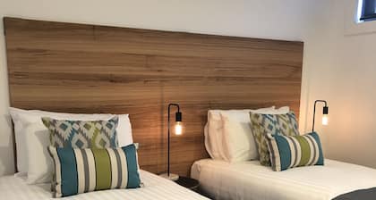 Bright Colonial Motel