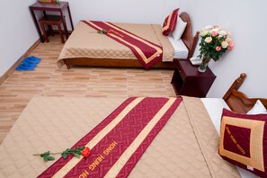 Standard Twin Room | Minibar, desk, free WiFi