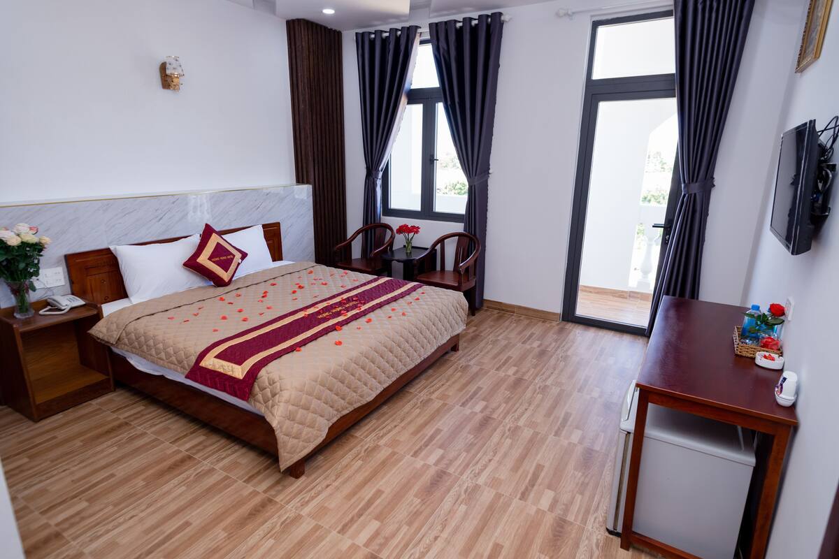 Double Room with Balcony | Minibar, desk, free WiFi