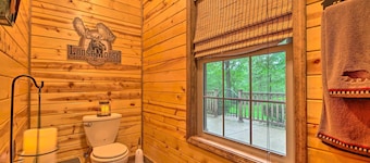 Spacious Family Home w/ Fire Pit by Norfork Lake!