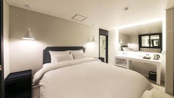 Business Double Room | Free WiFi