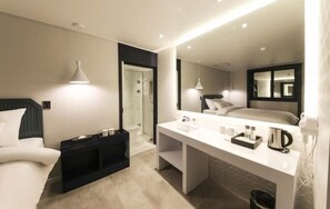 Business Double Room | Room amenity - Sinan E.KKLIM Hotel (Gwangju)