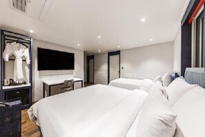 Royal Double Room | Living area | Flat-screen TV