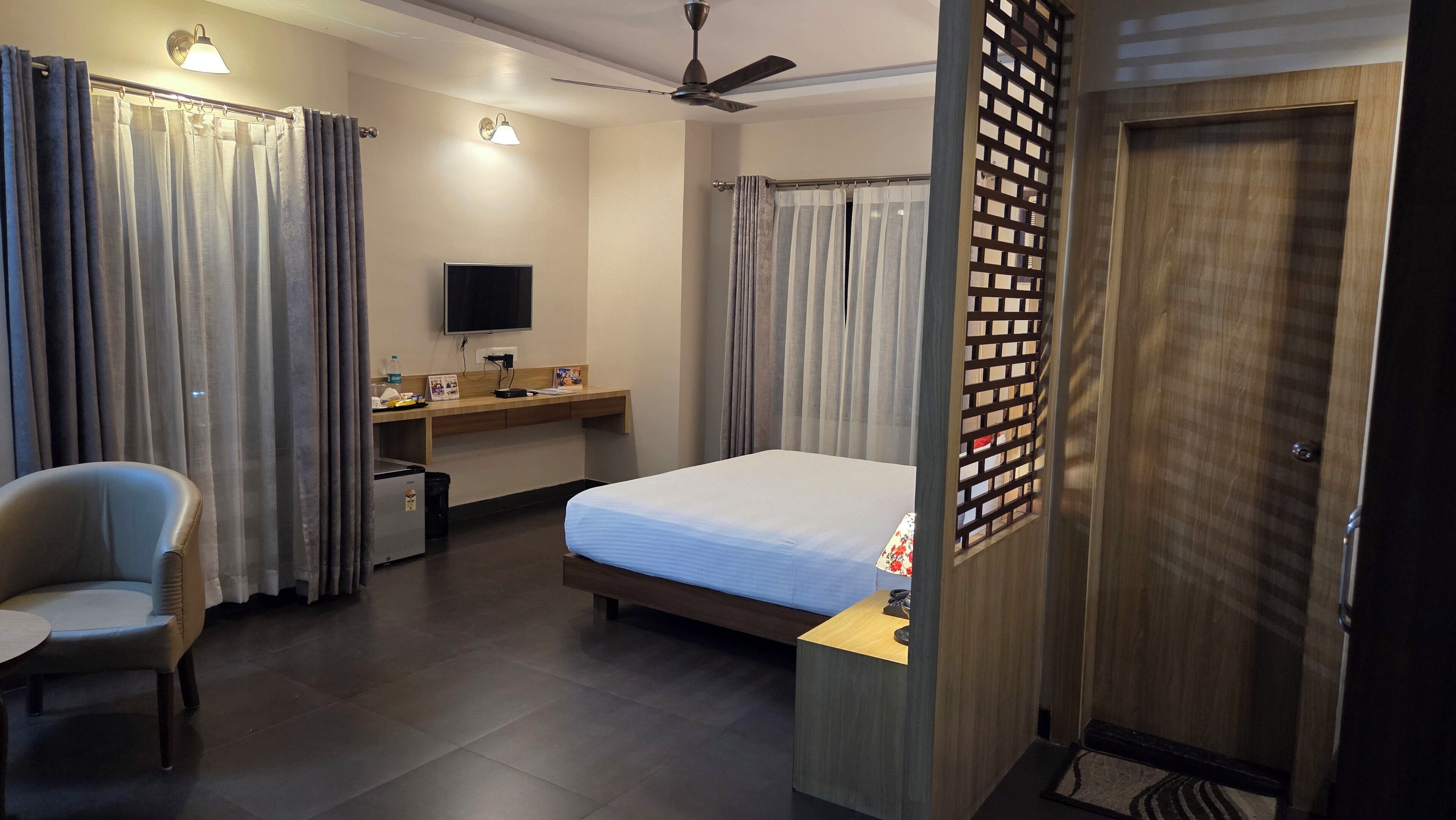 Luxury-Doppelzimmer, 1 King-Bett, Raucher, Stadtblick