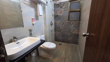 Premium Twin Room, 1 Bedroom, Smoking, City View | Bathroom | Shower, free toiletries, hair dryer, slippers
