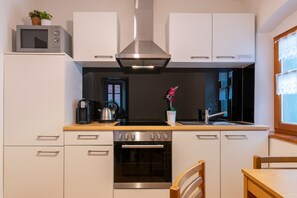 Private kitchenette - Sperber-Bräu - Hotel, Gasthof & Brauerei (Sulzbach-Rosenberg)