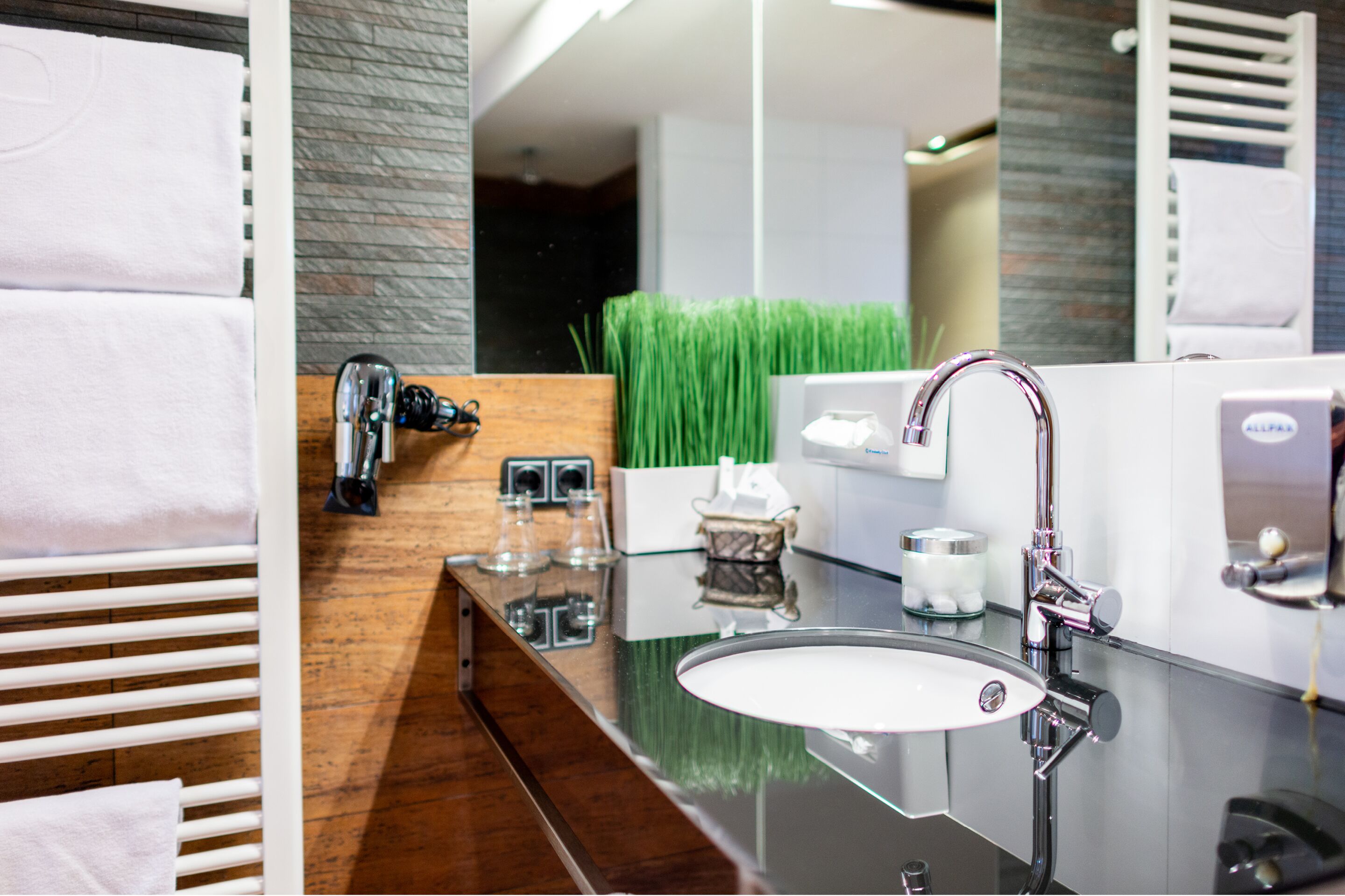 superior double room | bathroom | free toiletries, hair dryer, towels, soap