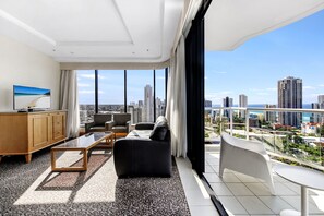 Apartment, 2 Bedrooms, Connecting Rooms | Living room | 43-inch LCD TV with digital channels, TV