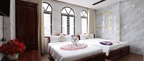 Quarto família, vista para a cidade (Deluxe) | Vista para a rua