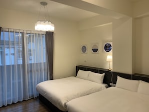 Blackout drapes, free WiFi, bed sheets - PulistationBNB (Puli)
