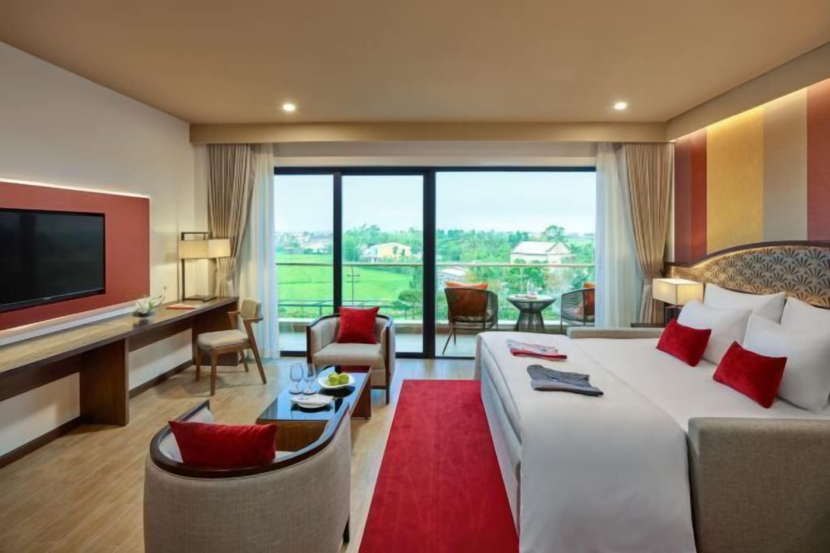 Minibar, in-room safe, desk, blackout curtains