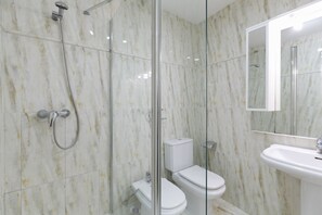 Bañera y toallas