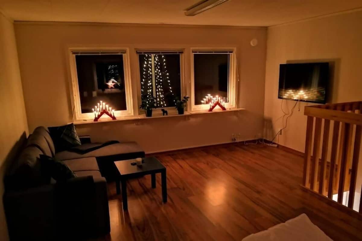 Exklusiv stuga - 3 sovrum | Vardagsrum | Platt-tv och golvvärme