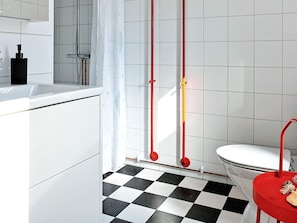 Shower, towels