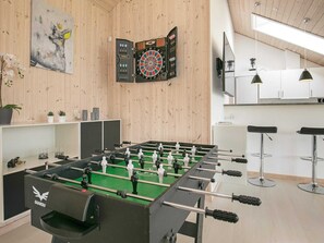 House | Game room