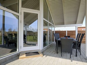 Rumah | Tempat makan outdoor