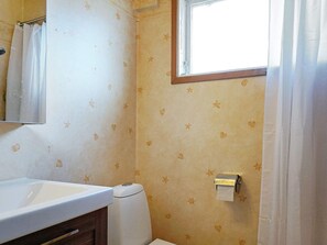 Shower, towels