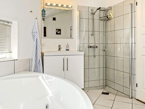House | Bathroom - Holiday Home in Kalundborg (Kalundborg)