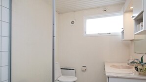 Bathroom - 6 Person Holiday Home in Spøttrup (Spøttrup)