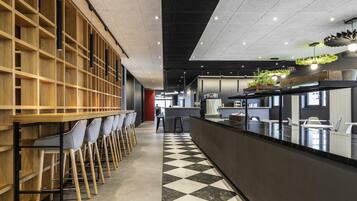 Tägliches Frühstücksbuffet gegen Gebühr